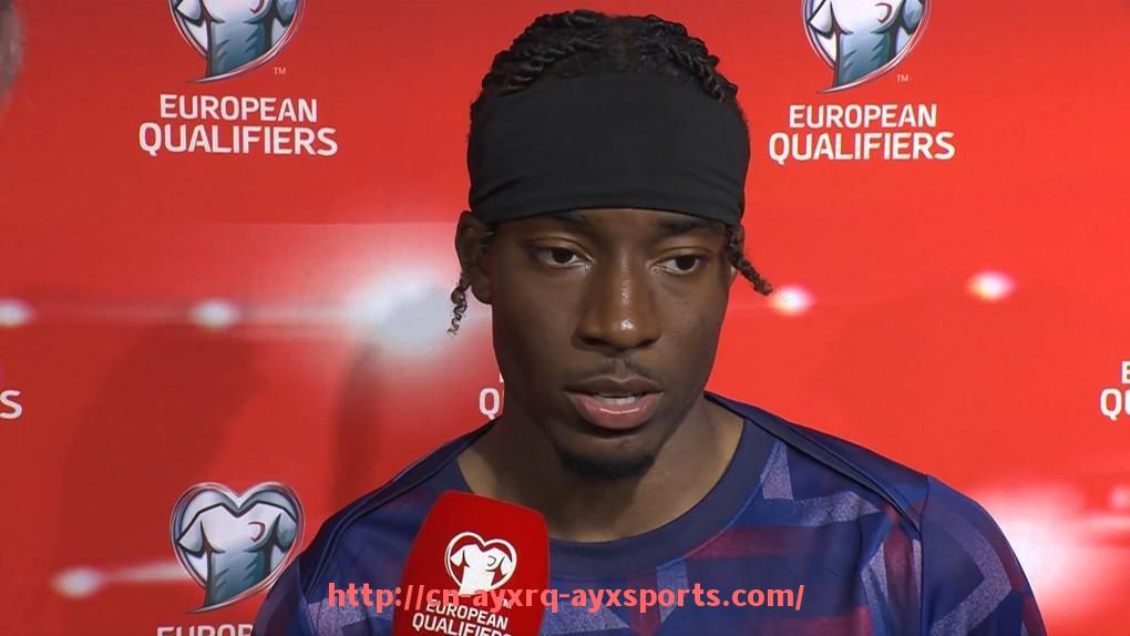 爱游戏体育-英超最水球员排行榜及不擅长踢球的趣闻揭秘